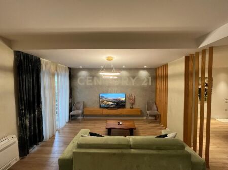 Shitet Apartament 2+1+2 tek Kodra e Diellit 1 – Pranë British School!