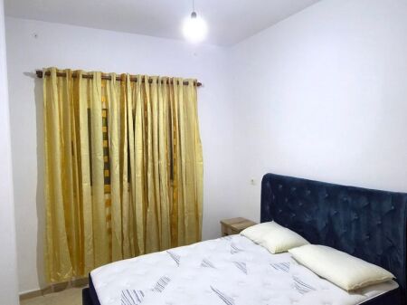APARTAMENT 1+1. 35000 LEKE.QYTET STUDENTI.