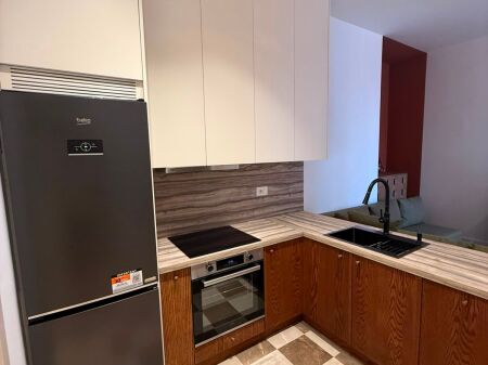 NE QIRA APARTAMENT I RI NE QENDER