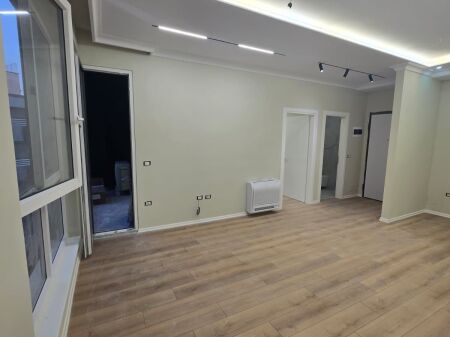 Rent | Ambjent Biznesi | Komuna e Parisit | 600 €/month