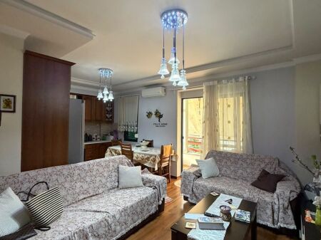 VENDESI APPARTAMENTO 2+1 KODRA E DIELLIT 18.500.000 LEKE FH-83808