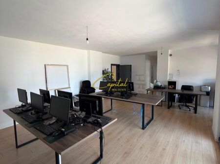 ZYRE ME QIRA 122 M2 BULEVARDI I RI 140.000 LEKE