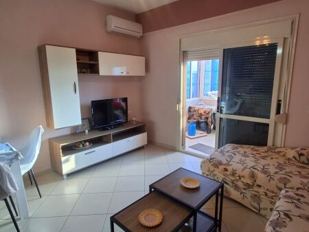     Apartament 2+1 me Qira Afatgjatë | Kisha Ortodokse, Vlorë