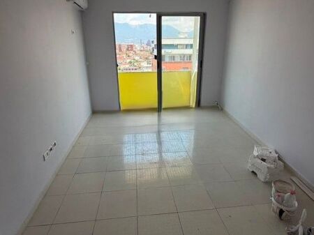 SHITET APARTAMENT 1+1 MISTO MAME PRANE KOMPLEKSIT ÇABEJ
