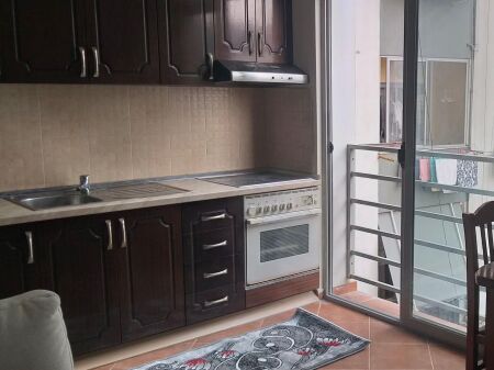 Apartament me qera 1+1 Misto Mame