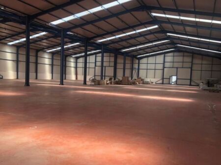 Magazine 2200m2 me qera, Autostrada Tirane-Durres