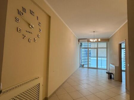 Apartament 1+1 per shitje tek Kika 2 tek Komuna e Parisit.