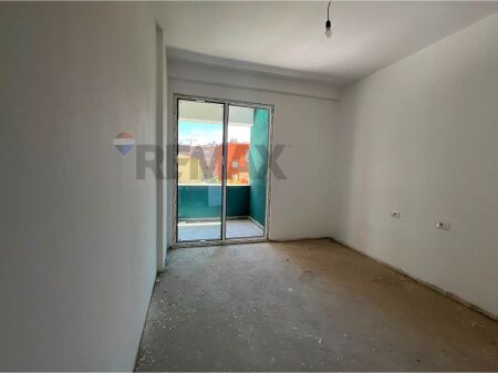 Shitet Apartament 2+1+2 në Kompleksin Mirabella!