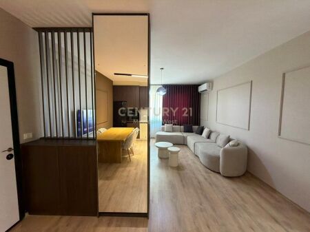Apartment 2+1+2 for Rent – Xheluks Complex, Elbasan St.