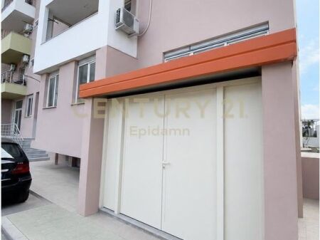 Ambient për Shitje në Plazh, Durrës - 270.000€ | 525m²