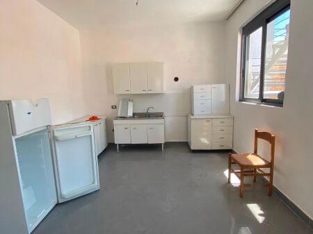 Apartament  2+1 me Qira -Qendra e Durrësit