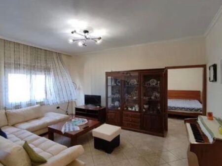 Apartment for rent 1+1 opposite Toptani Center