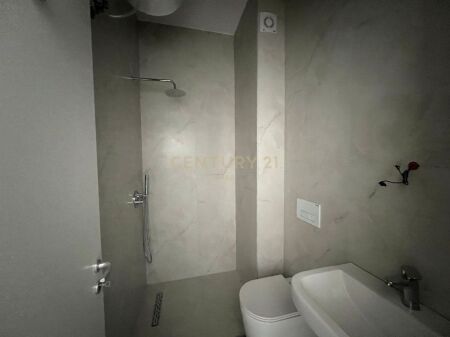 OKAZION! SHITET APARTAMENT 1+1 TEK KOMPLEKSI KADIU-ALI DEMI