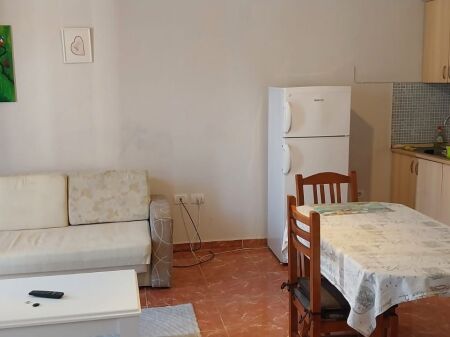 🏢Elbasan Street, after the American Embassy, a 1+1 furnished apartment is for rent. 52,000 Leke
