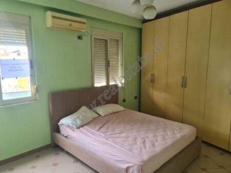 Jepet Me Qera Apartament 1+1+1 Ballkon