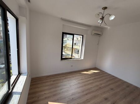 Qira, Ambient Biznesi 3+1+2blk, Rruga e Elbasanit, 100,000 Lek/muaj