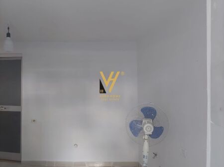 NEGOZIO IN AFFITTO 12 M2 IN VIA DURRES 35.000 LEKE