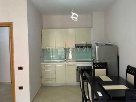 Apartament 1+1 ne shitje Shkembi Kavajes 150m nga Deti