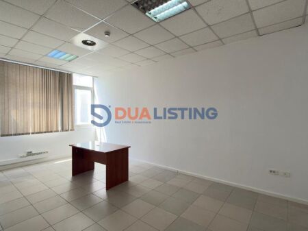 Locale commerciale in affitto – Vicino all'ex LSI