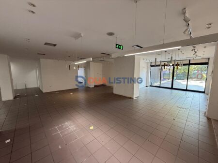 Spazio Commerciale in Vendita 550 m²  Viale “Giovanna d'Arco”, Tirana