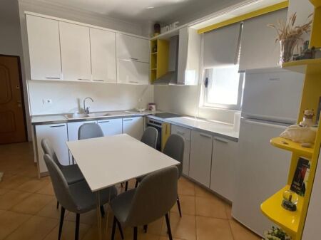 AFFITTASI APPARTAMENTO 2+1+2 VLORE/SCUOLA DELLA MARINA
