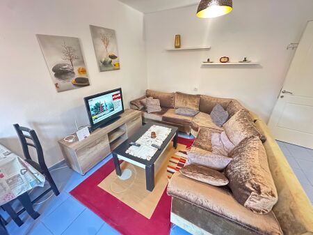 Jepet Me Qera Apartament 1+1+1 Ballkon