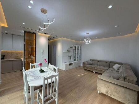 Apartament 2+1 me qira tek Casa Italia.