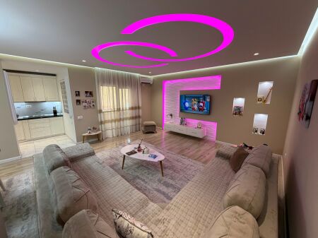 Shitet apartament 2+1 prane Top Chanel