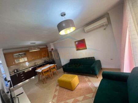 QERA APARTAMENT 2+1,UNAZA E RE,TIRANE