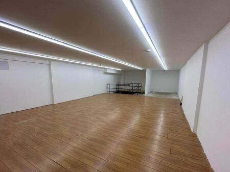 AMBIENT BIZNESI ME QIRA 134 M2 PRANE MYSLYM SHYRIT. 1.500 euro