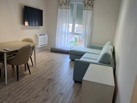 Apartament me qera 1+1+parkim Xhamia e Tabakeve