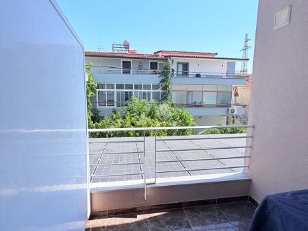 JEPET ME QERA GARSONIERE PRANE TREGUT INDUSTRIAL, DURRES