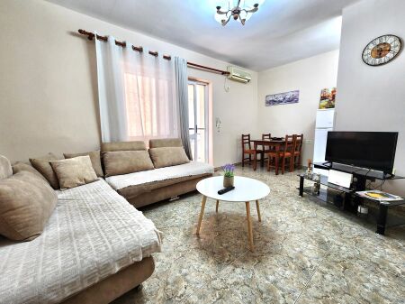 **For Rent: 1+1 + Separate Kitchen (City Center – Plaza, Behind the Museum), 4th Floor, with Elevator – Furnished, 2 Air Conditioners | €600/Month**