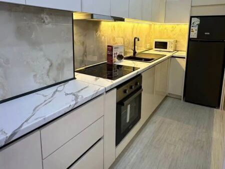 Jepet me qira apartament 1+1 Prane PAZARIT TE RI 600 €