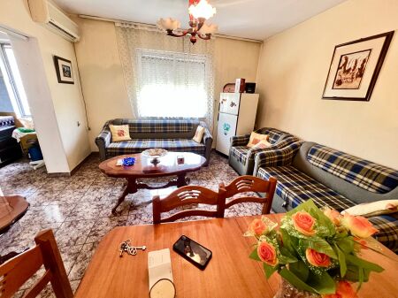 JEPET ME QERA APARTAMENT 2+1 RRUGA IRFAN TOMINI