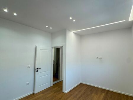 Shitet Apartament 2+1 – Rr. 4 Dëshmorët, Tiranë! 