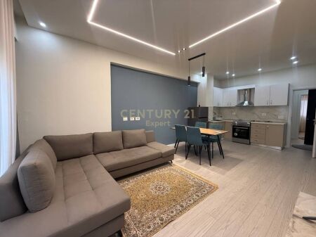 APARTAMENT 1+1 NE RRUGEN E BARRIKADAVE PER QIRA!