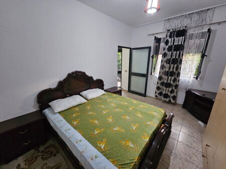 APARTAMENT 1+1. 28000 LEKE.ISH TREGU ELEKTRIK
