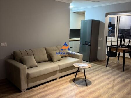 JEPET ME QERA APARTAMENT 1+1+BALLKON "PRANË SHKOLLËS VASIL SHANTO" 650 EURO