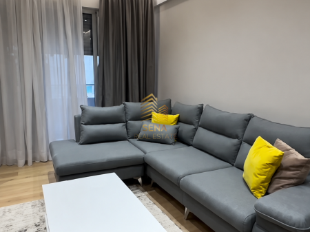 Shitet Apartament 2+1+Blk+2 Wc+ Post Parkimi, Ish Profarma – Xhamllik, 270.400 Euro