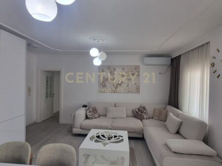 Apartament 2+1 Për Shitje prane shkolles Vasil Shanto, Tiranë!