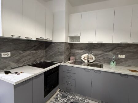 Rent | Apartament 2 + 1+2| Rruga 5 Maji | 550 €/month
