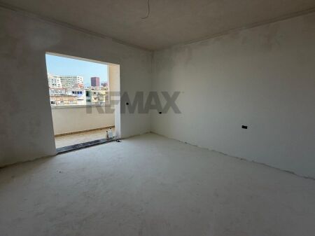 Apartment 1+1 for sale at Vasil Shanto