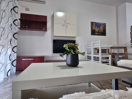 In Affitto – Appartamento 1+1 con Veranda Fantastica!  Vista super & tanta vegetazione! Uzina Autotraktor.  