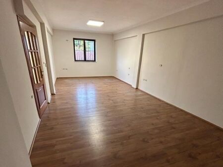 Apartment 3+1 for rent, Pazari Ri