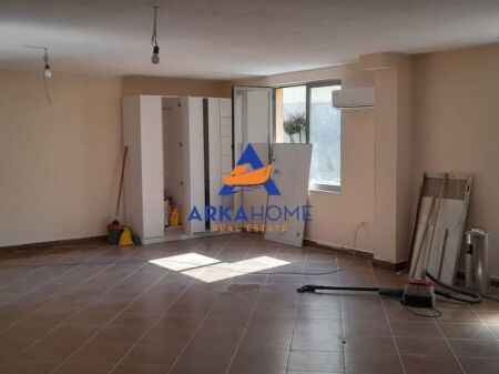 JEPET ME QERA AMBIENT BIZNESI 76M2 "RRUGA EDUART MANO" 50.000 LEKE