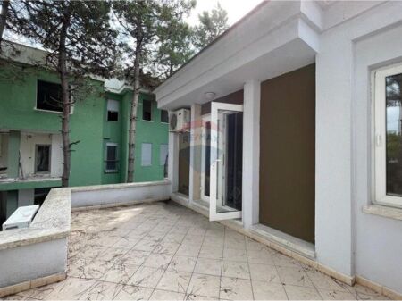 Villa for sale in Qerret