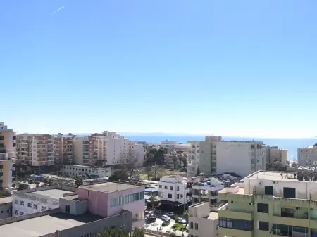 VENDESI APPARTAMENTO 2+1 CON VISTA MARE SPIAGGIA DURRES