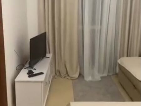  Apartament 1+1 me qera – Full Pamje Deti + Garazh i Përfshirë | Plazh Iliria, Durrës