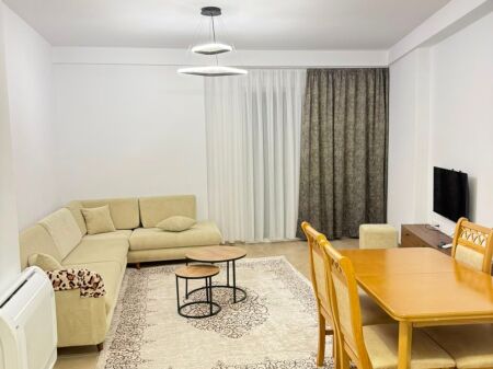 Astir,Kompleksi Jolla, jepet me qera apartament 1+1, i mobiluar 45,000 Leke     